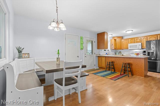 Builiding view six for 920 Del Sher, Brighton, MI. 48114