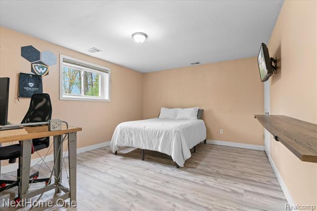 Builiding view twenty three for 920 Del Sher, Brighton, MI. 48114