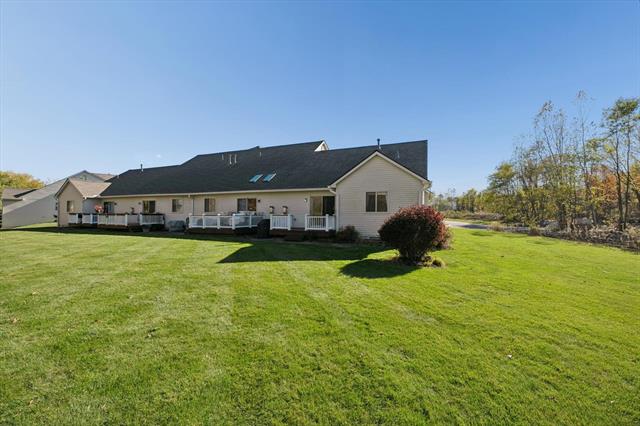 Builiding view forty one for 4738 Summer Ridge, Howell, MI. 48843