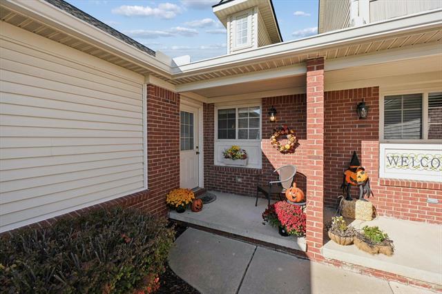 Builiding view four for 4738 Summer Ridge, Howell, MI. 48843