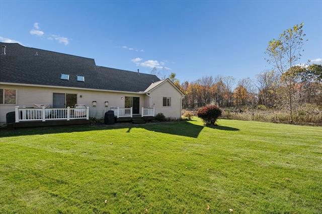 Builiding view thirty nine for 4738 Summer Ridge, Howell, MI. 48843