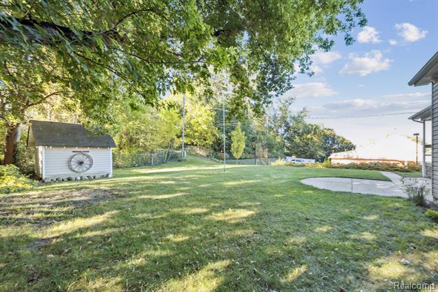 Builiding view fourteen for 624 Main, Brighton, MI. 48116