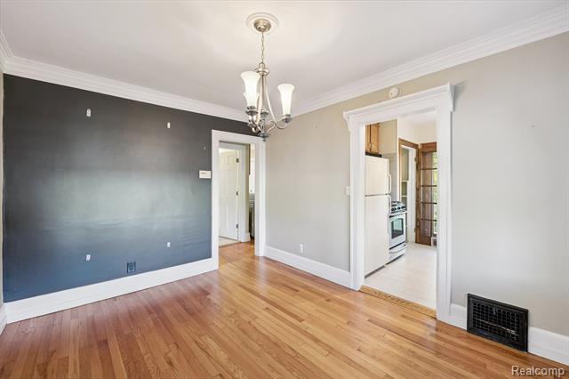 Builiding view nineteen for 624 Main, Brighton, MI. 48116