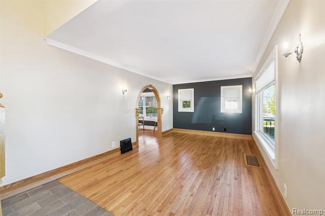 Builiding view seventeen for 624 Main, Brighton, MI. 48116