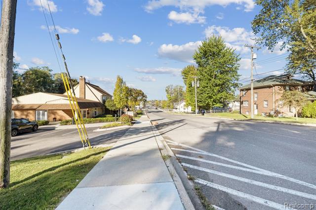 Builiding view six for 624 Main, Brighton, MI. 48116