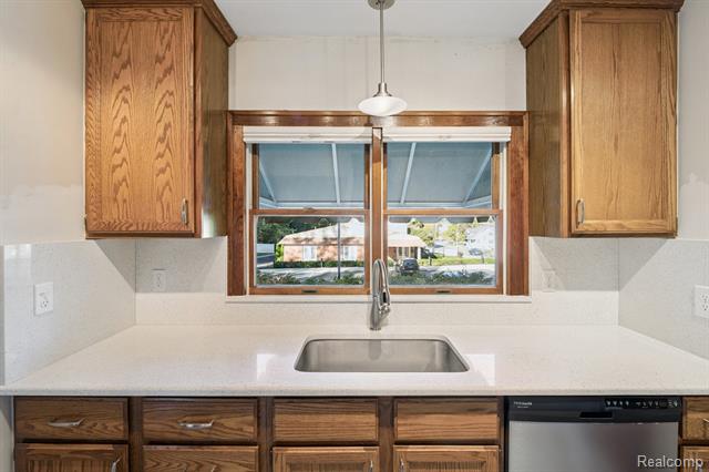 Builiding view twenty five for 624 Main, Brighton, MI. 48116