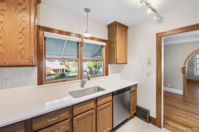 Builiding view twenty four for 624 Main, Brighton, MI. 48116