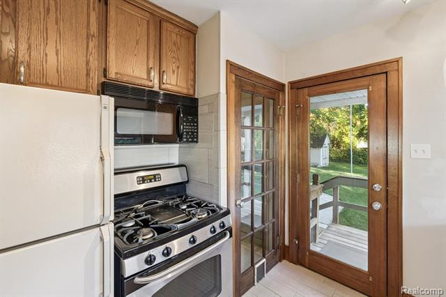 Builiding view twenty two for 624 Main, Brighton, MI. 48116