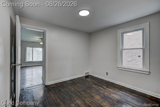 Builiding view fifteen for 20259 Warrington, Detroit, MI. 48221