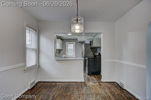 Builiding view five for 20259 Warrington, Detroit, MI. 48221