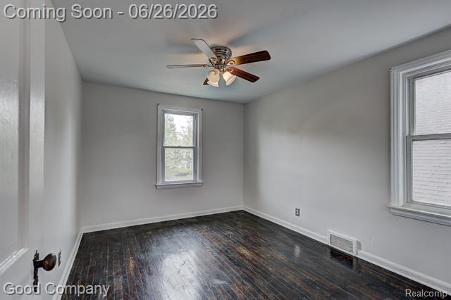Builiding view twenty one for 20259 Warrington, Detroit, MI. 48221