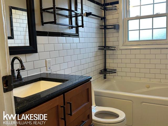 Builiding view ten for 22957 Gary, Saint Clair Shores, MI. 48080