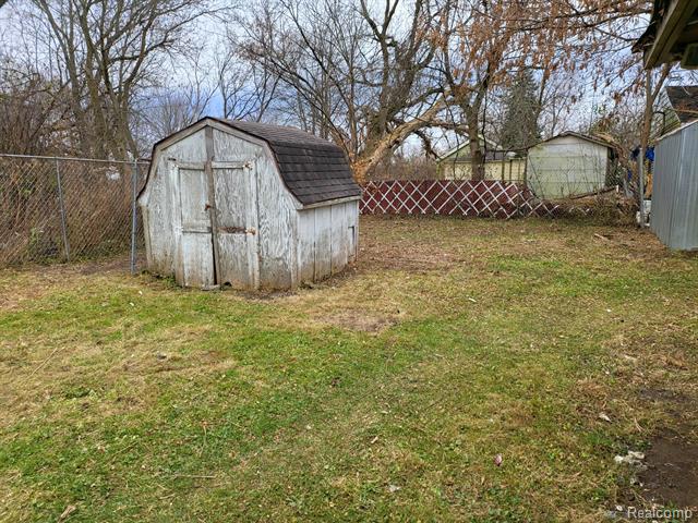 Builiding view two for 1377 Knickerbocker, Flint, MI. 48505