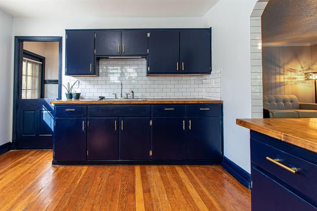 Builiding view thirteen for 3005 Oakwood, Ann Arbor, MI. 48104