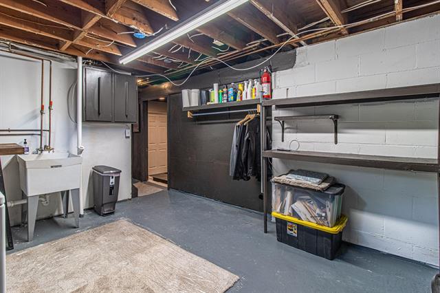 Builiding view thirty five for 3005 Oakwood, Ann Arbor, MI. 48104