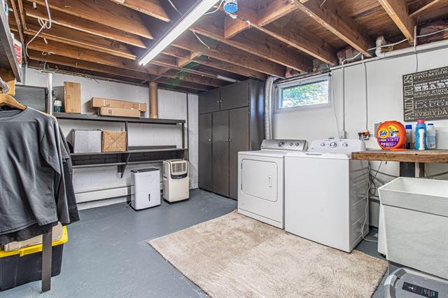 Builiding view thirty four for 3005 Oakwood, Ann Arbor, MI. 48104