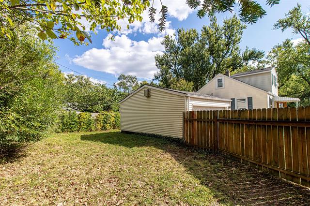 Builiding view thirty seven for 3005 Oakwood, Ann Arbor, MI. 48104