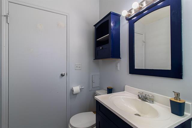 Builiding view twenty eight for 3005 Oakwood, Ann Arbor, MI. 48104