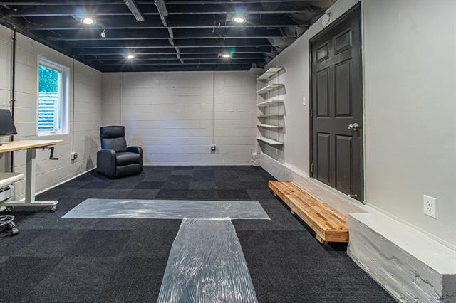 Builiding view twenty nine for 3005 Oakwood, Ann Arbor, MI. 48104