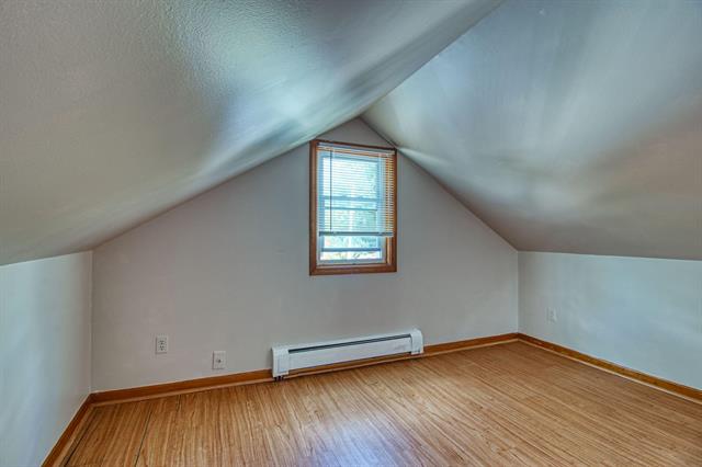 Builiding view twenty two for 3005 Oakwood, Ann Arbor, MI. 48104