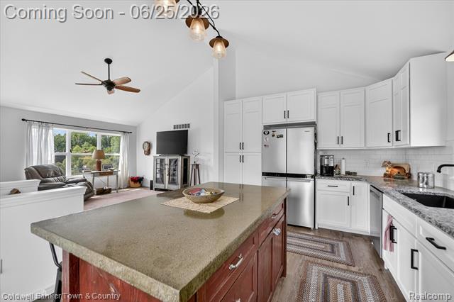 Builiding view forty nine for 918 Gray Fox, Howell, MI. 48843