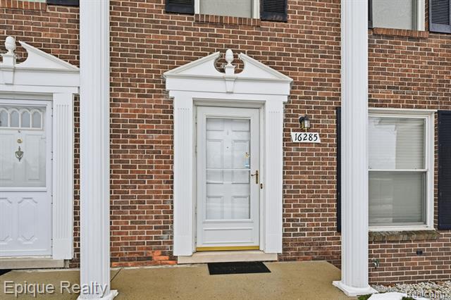 Builiding view one for 16285 Raleigh Square, Southgate, MI. 48195