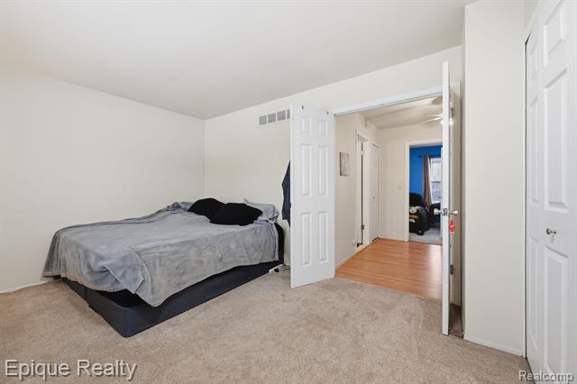 Builiding view ten for 16285 Raleigh Square, Southgate, MI. 48195