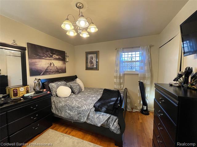 Builiding view eighteen for 5021 Forest Side, Flint, MI. 48532