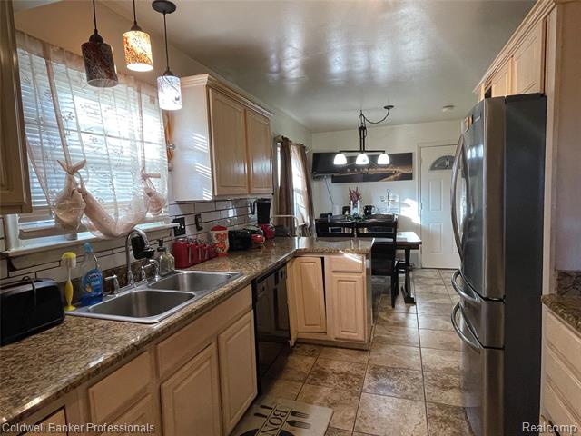 Builiding view four for 5021 Forest Side, Flint, MI. 48532