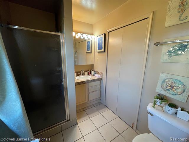 Builiding view seventeen for 5021 Forest Side, Flint, MI. 48532