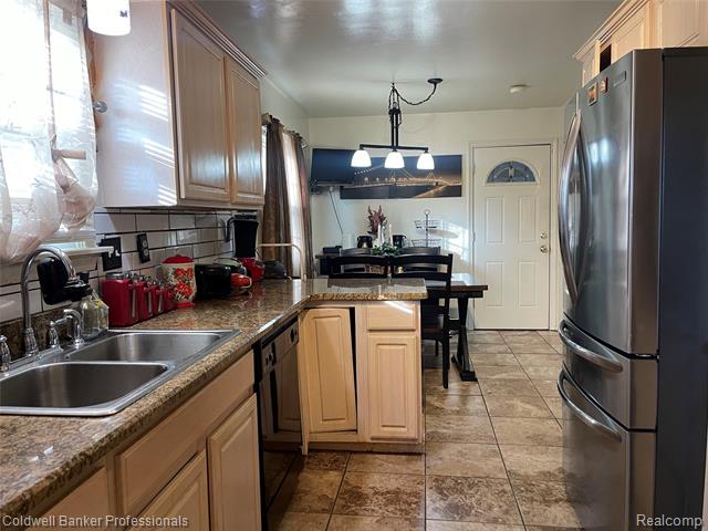 Builiding view three for 5021 Forest Side, Flint, MI. 48532