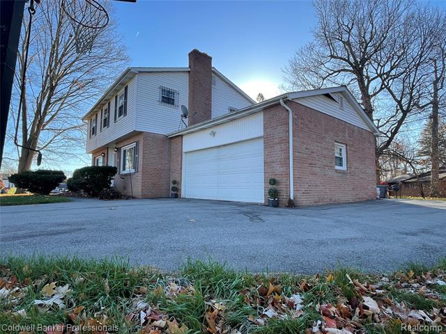 Builiding view two for 5021 Forest Side, Flint, MI. 48532