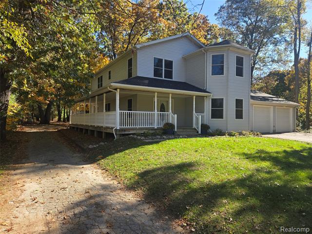 Builiding view one for 7507 Pingree, Pinckney, MI. 48169