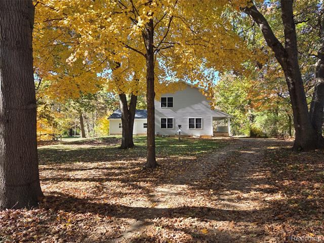 Builiding view seven for 7507 Pingree, Pinckney, MI. 48169