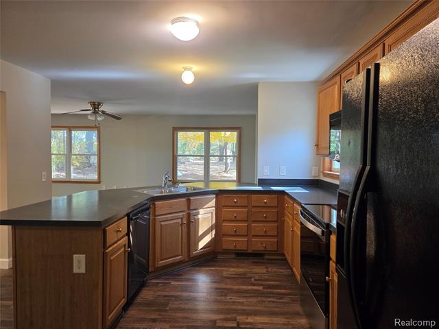 Builiding view seventeen for 7507 Pingree, Pinckney, MI. 48169