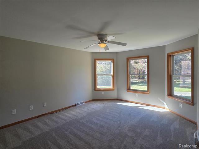 Builiding view thirteen for 7507 Pingree, Pinckney, MI. 48169