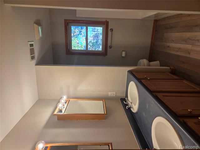 Builiding view twenty eight for 7507 Pingree, Pinckney, MI. 48169