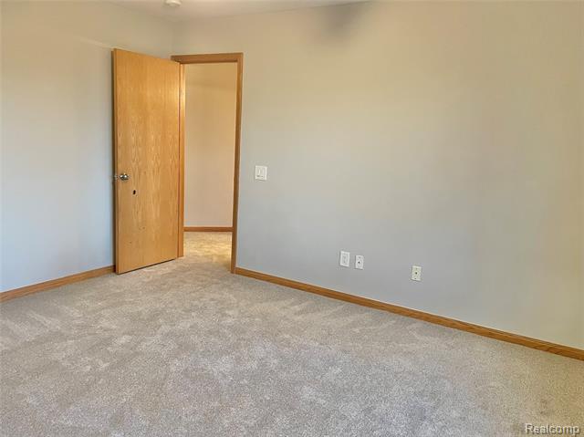 Builiding view twenty six for 7507 Pingree, Pinckney, MI. 48169