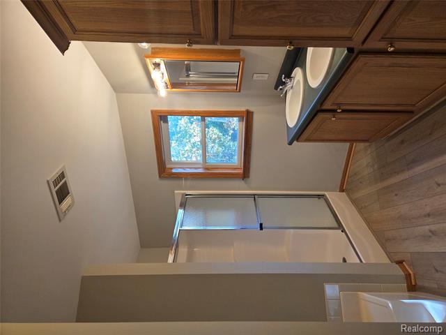 Builiding view twenty three for 7507 Pingree, Pinckney, MI. 48169