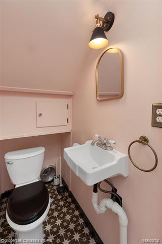 Builiding view eighteen for 1409 Sunset, Royal Oak, MI. 48067