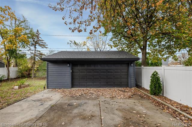 Builiding view fifty for 1409 Sunset, Royal Oak, MI. 48067