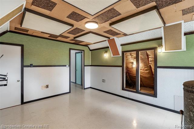 Builiding view forty four for 1409 Sunset, Royal Oak, MI. 48067