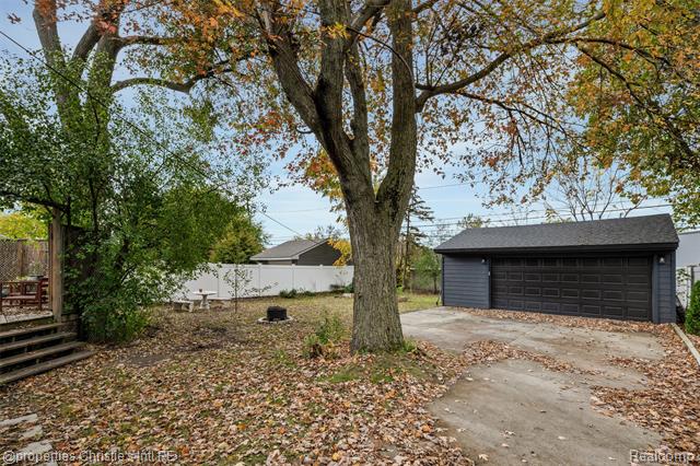 Builiding view forty nine for 1409 Sunset, Royal Oak, MI. 48067