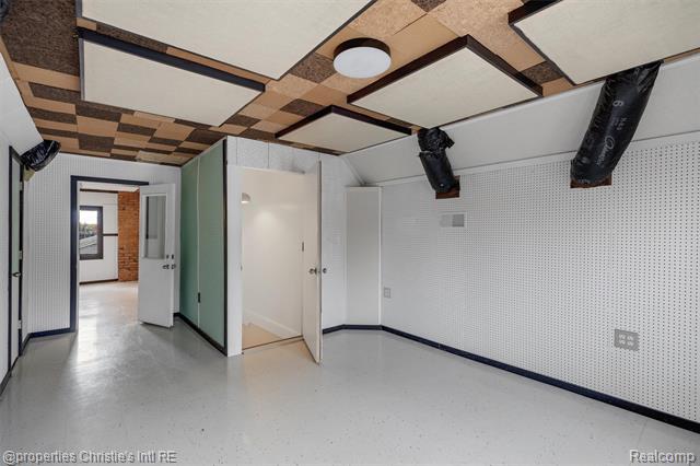 Builiding view forty three for 1409 Sunset, Royal Oak, MI. 48067