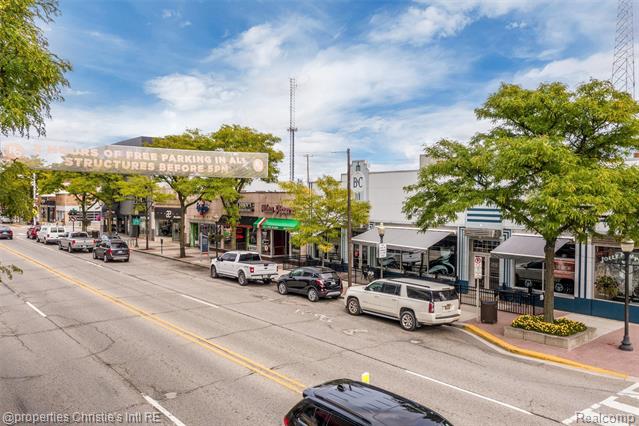 Builiding view sixty for 1409 Sunset, Royal Oak, MI. 48067