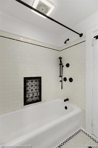 Builiding view thirty four for 1409 Sunset, Royal Oak, MI. 48067