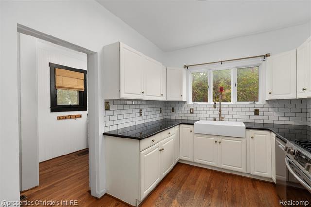 Builiding view twenty four for 1409 Sunset, Royal Oak, MI. 48067