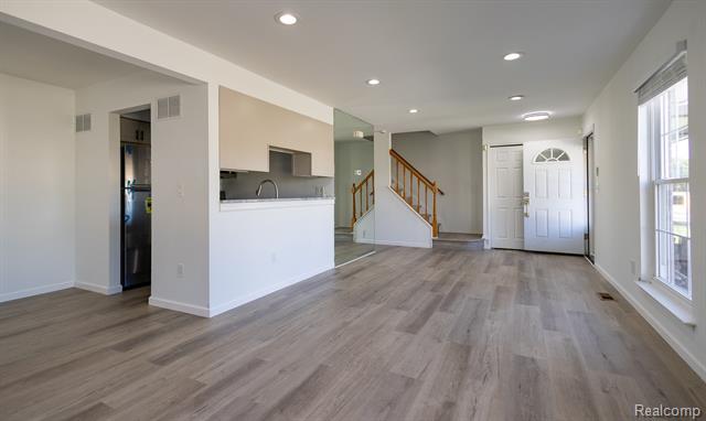 Builiding view seven for 8841 Sunrise, Sterling Heights, MI. 48312