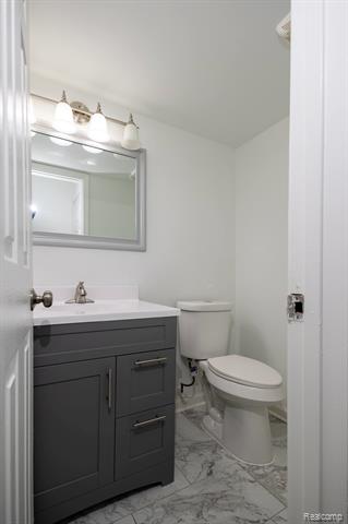 Builiding view ten for 8841 Sunrise, Sterling Heights, MI. 48312