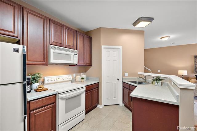 Builiding view eleven for 26709 Ashton, Trenton, MI. 48183